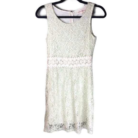 Altar'd State Dresses & Skirts - Altar’d State Mint Paisley Lace Sleeveless Sheath Dress Size Small